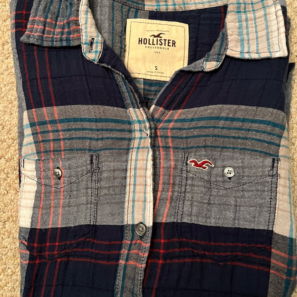 Hollister Y2K button down long sleeve shirt size small